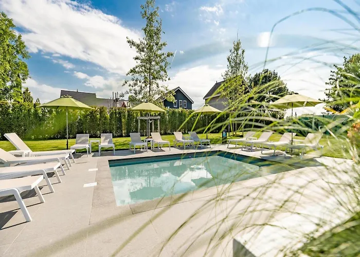 In Near Nature Reserve